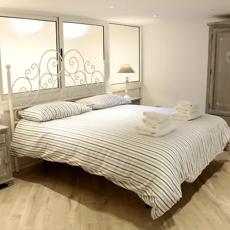 Bed & Breakfast La Scalinata Di Chiaia 3*