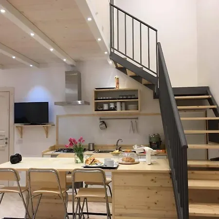 La Scalinata Di Chiaia Bed & Breakfast 3*