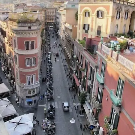 La Scalinata Di Chiaia 3*