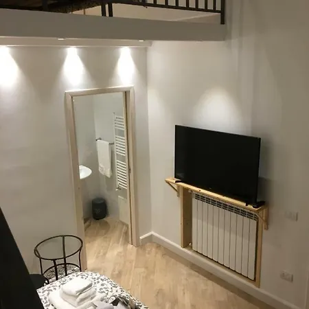 La Scalinata Di Chiaia 3*