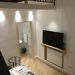 La Scalinata Di Chiaia 3*