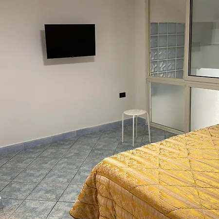 La Scalinata Di Chiaia 3*