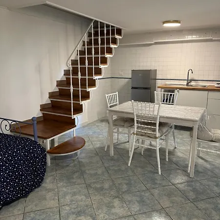 La Scalinata Di Chiaia Bed & Breakfast 3*