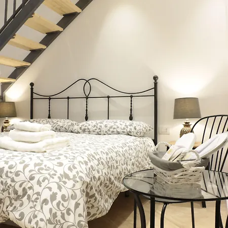 Bed & Breakfast La Scalinata Di Chiaia Napoli