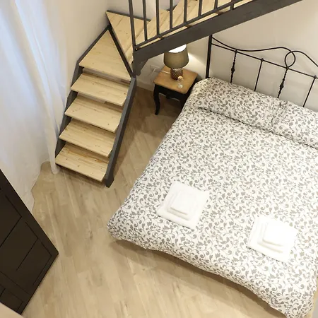 La Scalinata Di Chiaia 3* Naples