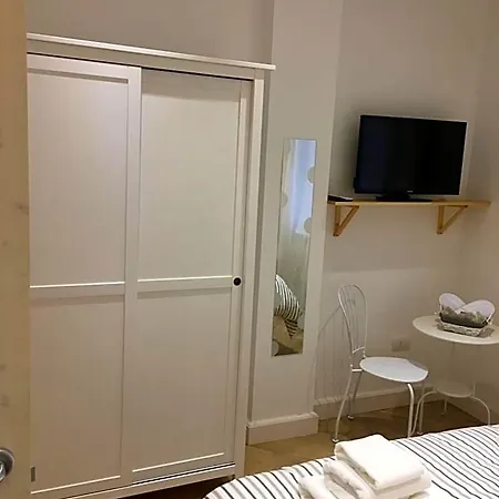 Bed & Breakfast La Scalinata Di Chiaia 3*