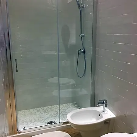 La Scalinata Di Chiaia 3* Napoli
