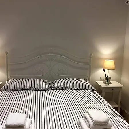 La Scalinata Di Chiaia 3*