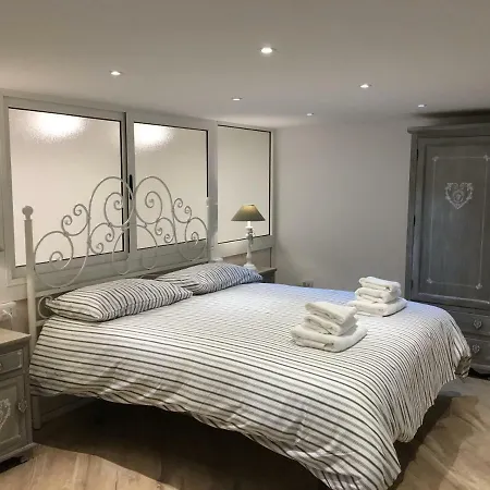 La Scalinata Di Chiaia Naples