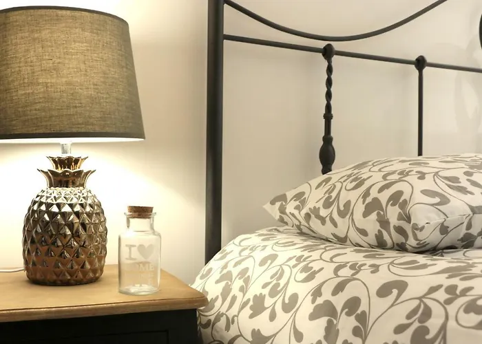 La Scalinata Di Chiaia 3* نابولي