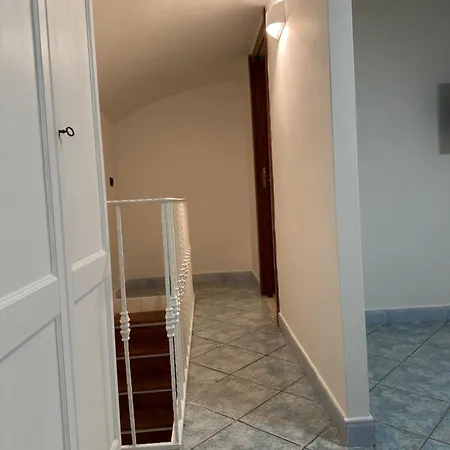 La Scalinata Di Chiaia