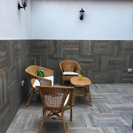 La Scalinata Di Chiaia 3* Νάπολη