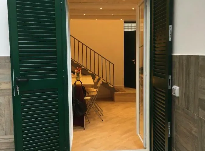 La Scalinata Di Chiaia 나폴리