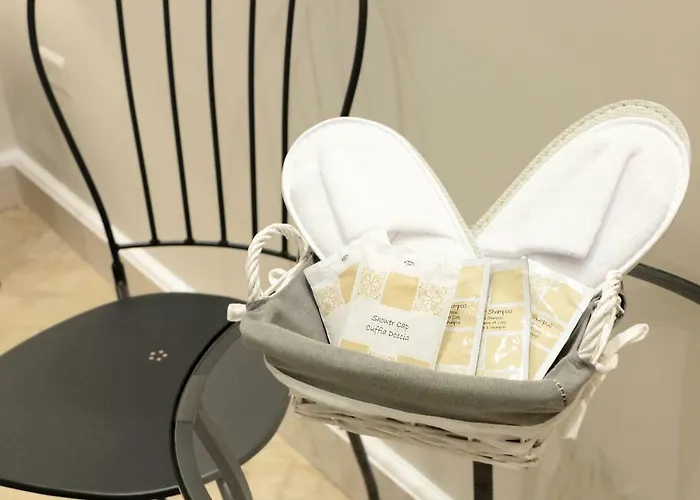 La Scalinata Di Chiaia 3* 나폴리